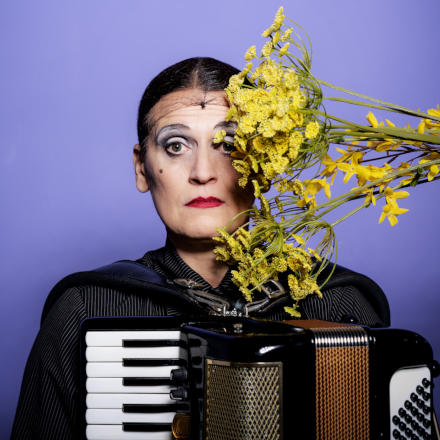 klein la-signora-foto-harald-hoffmann RGB
